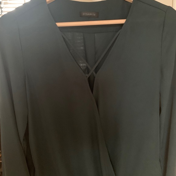 Dynamite Blouse 👚 - Picture 2 of 3